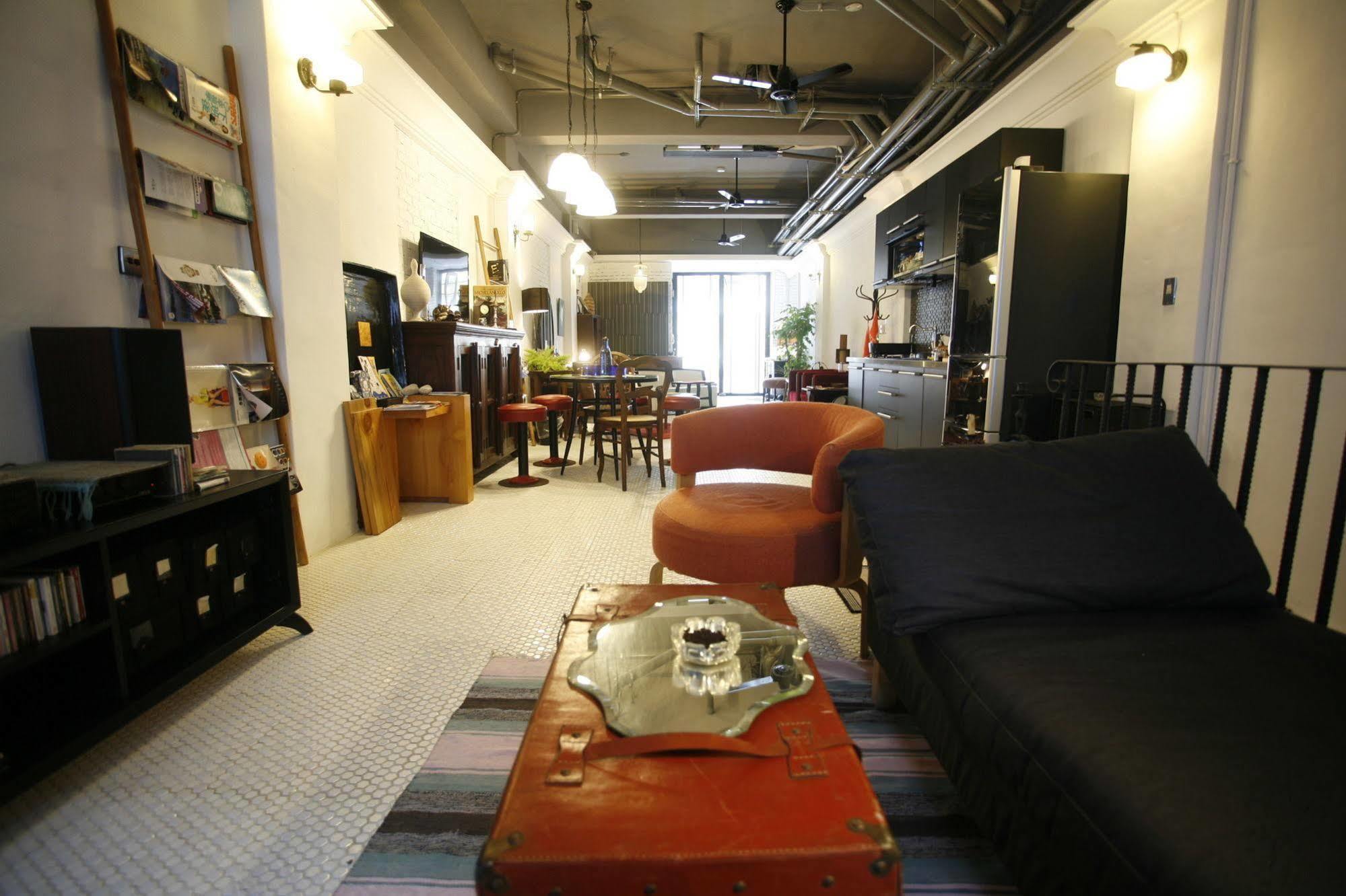 白狗公寓amo B&B市區金三角 東大門夜市 Hualien Extérieur photo