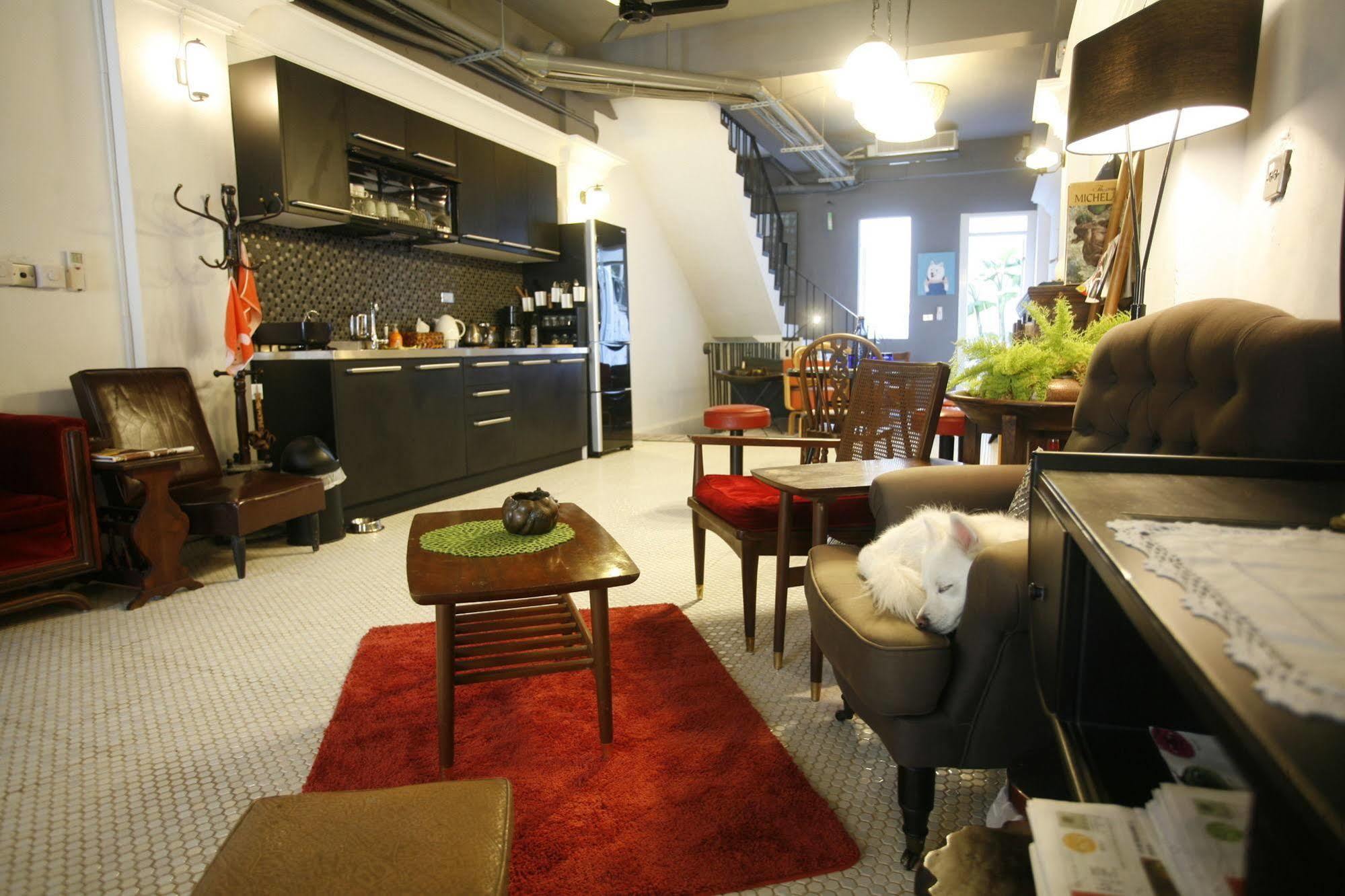 白狗公寓amo B&B市區金三角 東大門夜市 Hualien Extérieur photo