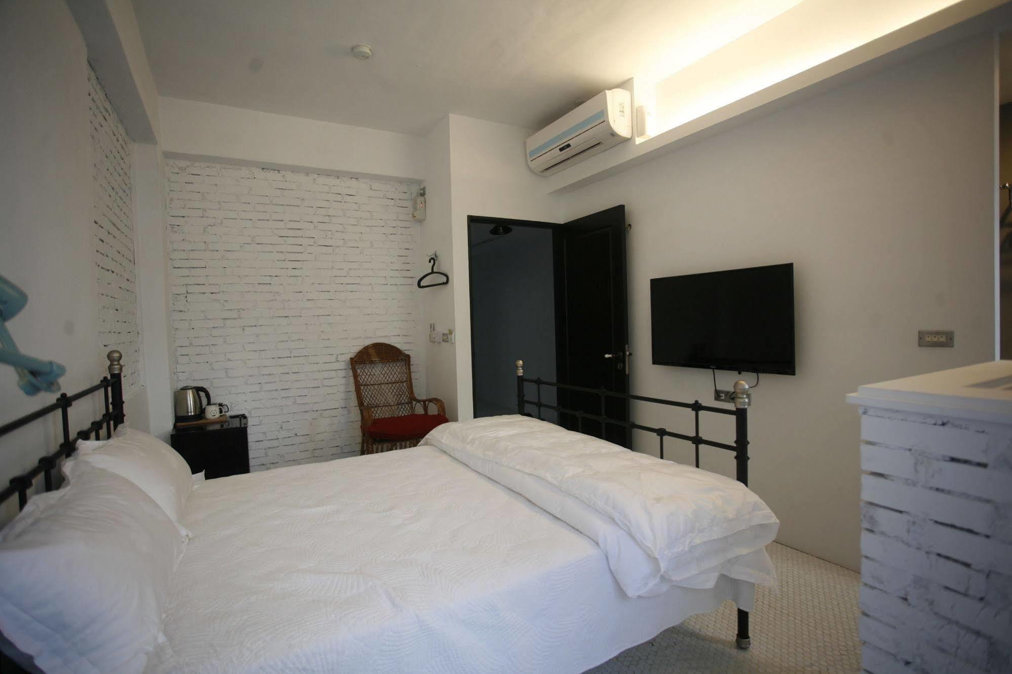 白狗公寓amo B&B市區金三角 東大門夜市 Hualien Extérieur photo