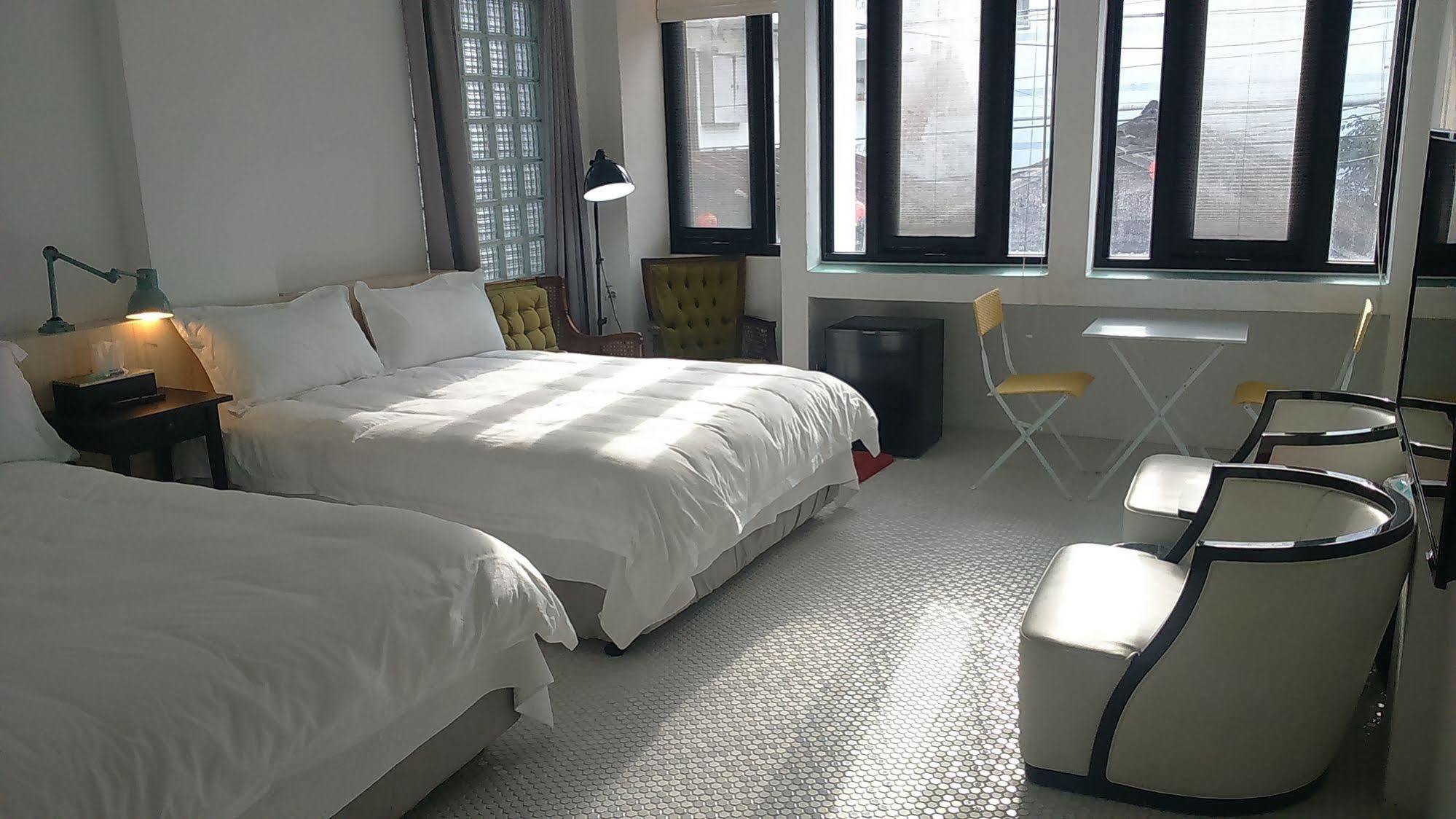白狗公寓amo B&B市區金三角 東大門夜市 Hualien Extérieur photo